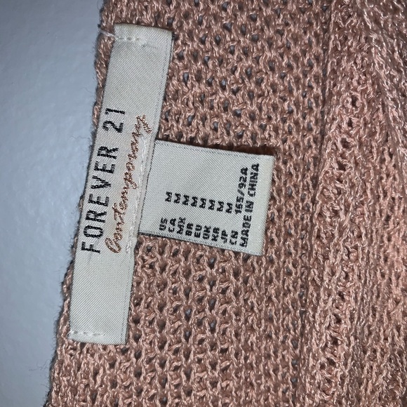 Woman’s top bundle - Picture 5 of 5